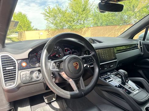 Used 2023 Porsche Cayenne S AWD/4WD image 13