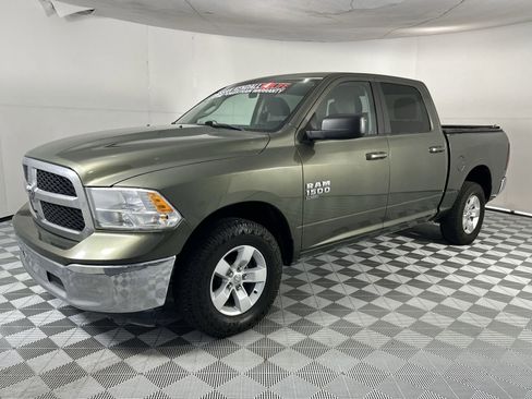 Used 2021 RAM 1500 Classic SLT AWD/4WD image 4