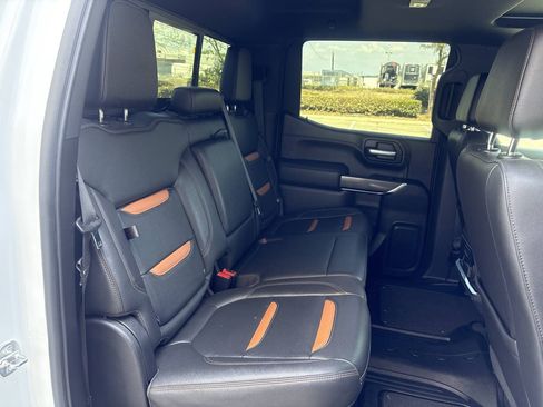Used 2021 GMC Sierra 1500 AT4 w/ Technology Package AWD/4WD image 14