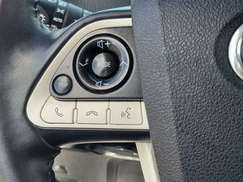 Used 2019 Toyota Prius Prime Advanced FWD image 5