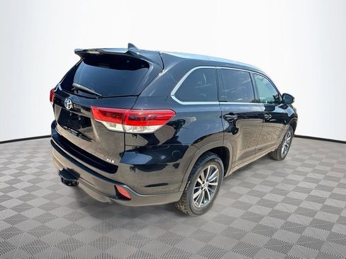 Used 2018 Toyota Highlander XLE FWD image 6