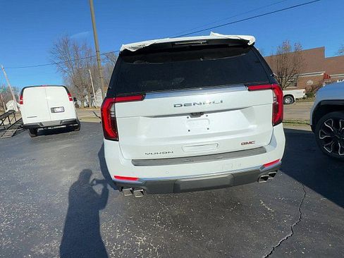 New 2026 GMC Yukon Denali w/ Denali Reserve Package image 3