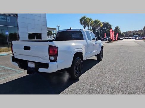 Used 2023 Toyota Tacoma SR image 31