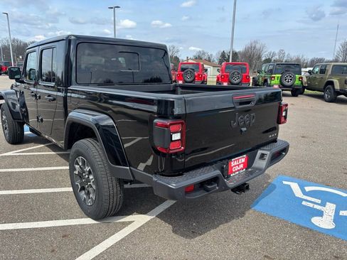 New 2026 Jeep Gladiator Sport AWD/4WD image 7