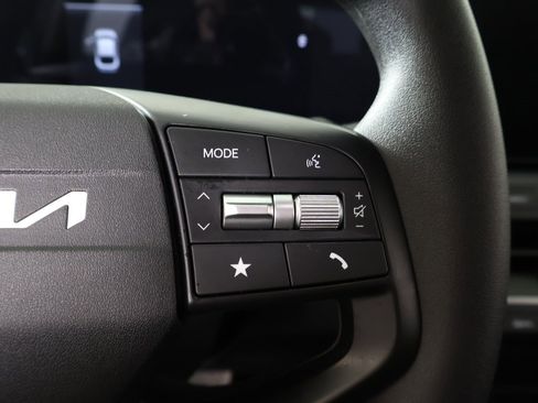 Certified 2025 Kia K4 LXS image 39