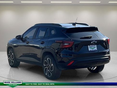 Used 2024 Chevrolet Trax RS w/ Sunroof Package image 9