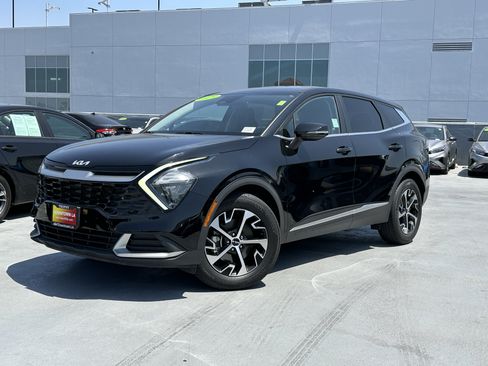 Certified 2023 Kia Sportage EX FWD image 2
