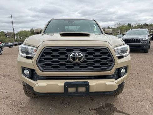 Used 2020 Toyota Tacoma TRD Sport w/ TRD Premium Sport Package AWD/4WD image 9