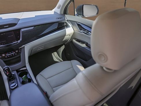 Used 2022 Cadillac XT6 Premium Luxury w/ Technology Package image 30