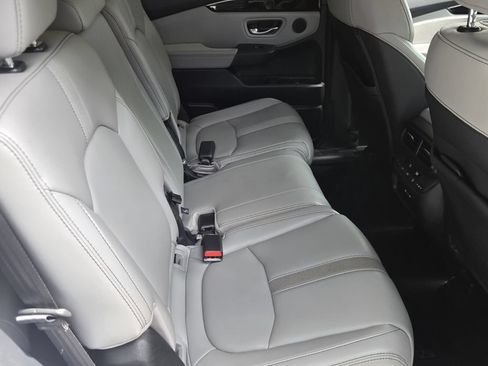 Used 2025 Honda Pilot EX-L image 16
