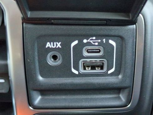 New 2026 Jeep Wrangler Unlimited Sahara AWD/4WD image 22