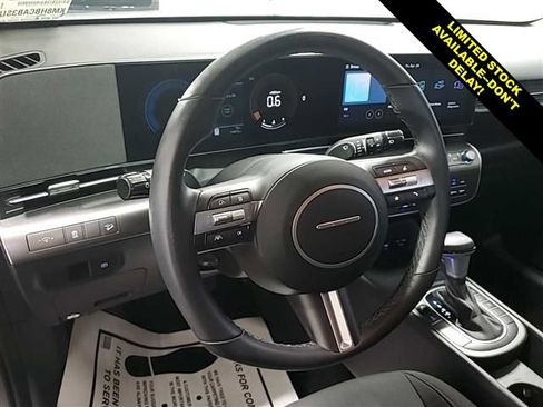 Used 2025 Hyundai Kona SEL AWD/4WD image 6
