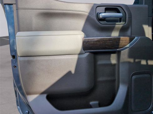 Used 2020 GMC Sierra 1500 SLE w/ SLE Value Package image 29