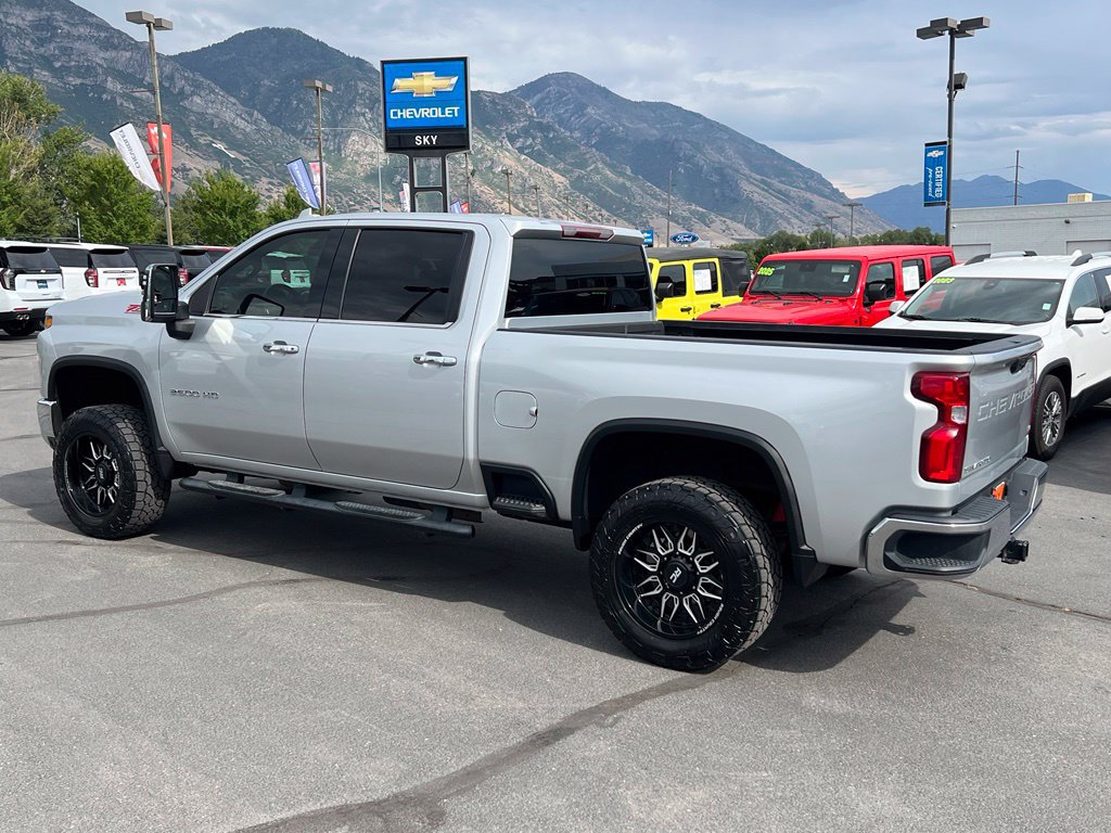 Used 2021 Chevrolet Silverado 2500 LTZ w/ Z71 Off-Road Package AWD/4WD image 12