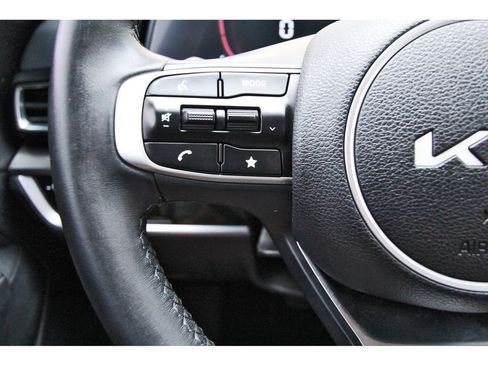 Used 2025 Kia Sportage EX FWD image 15