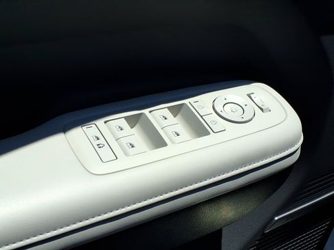 Used 2025 Hyundai Santa Fe Calligraphy AWD/4WD image 15