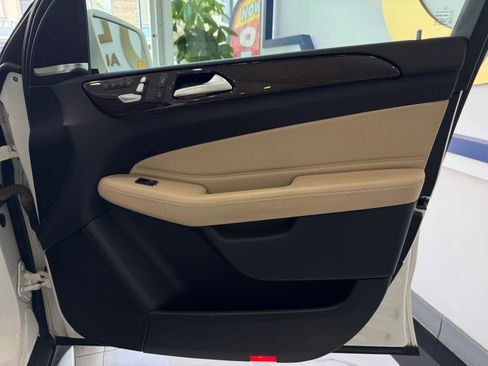 Used 2017 Mercedes-Benz GLS 450 4MATIC image 32