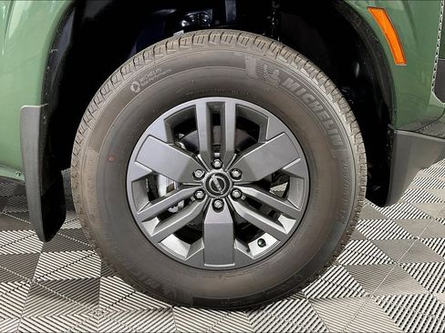 New 2025 Nissan Frontier SV w/ SV Convenience Package image 18