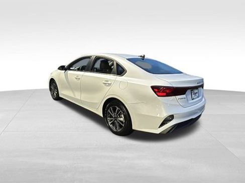 Used 2024 Kia Forte LXS image 4