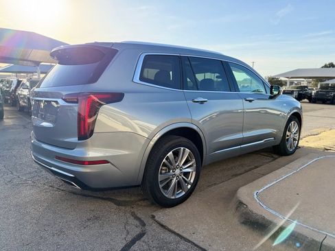 Used 2024 Cadillac XT6 Premium Luxury AWD/4WD image 4