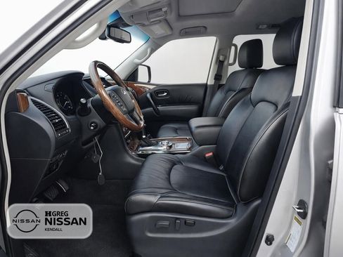Used 2017 INFINITI QX80 4WD w/ Driver Assistance Package image 7