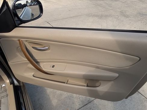 Used 2010 BMW 128i Convertible image 23