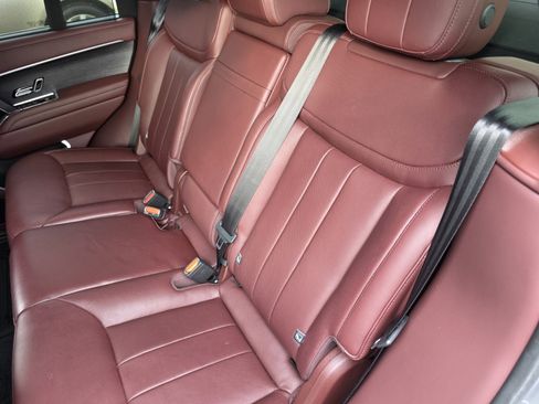 Used 2023 Land Rover Range Rover SE image 20