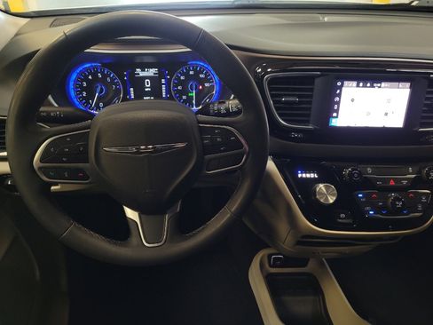 Used 2023 Chrysler Voyager LX FWD image 22