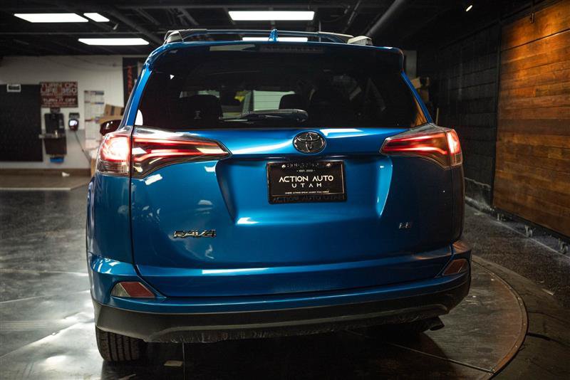 Used 2018 Toyota RAV4 LE w/ All Weather Liner Package FWD image 6