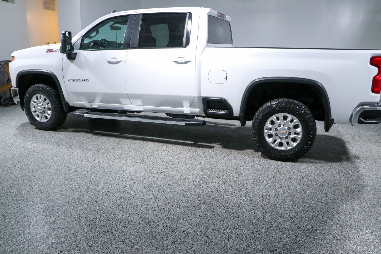 Used 2023 Chevrolet Silverado 2500 LT w/ Convenience Package AWD/4WD image 10