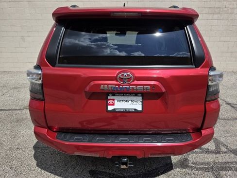 Used 2022 Toyota 4Runner SR5 Premium image 4
