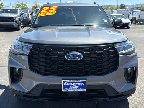 Used 2025 Ford Explorer ST-Line w/ ST-Line Street Pack AWD/4WD image 2