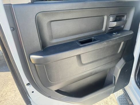 Used 2017 RAM 1500 Express w/ Express Value Package RWD image 33