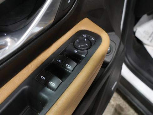 Used 2018 GMC Terrain SLT w/ Preferred Package image 15