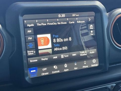 Used 2023 Jeep Gladiator Mojave AWD/4WD image 29