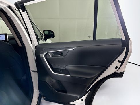 Used 2025 Toyota RAV4 LE image 27