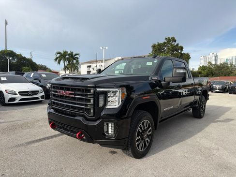 Used 2023 GMC Sierra 2500 AT4 w/ AT4 Preferred Package AWD/4WD image 1