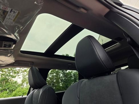 New 2025 Mitsubishi Outlander SE image 17