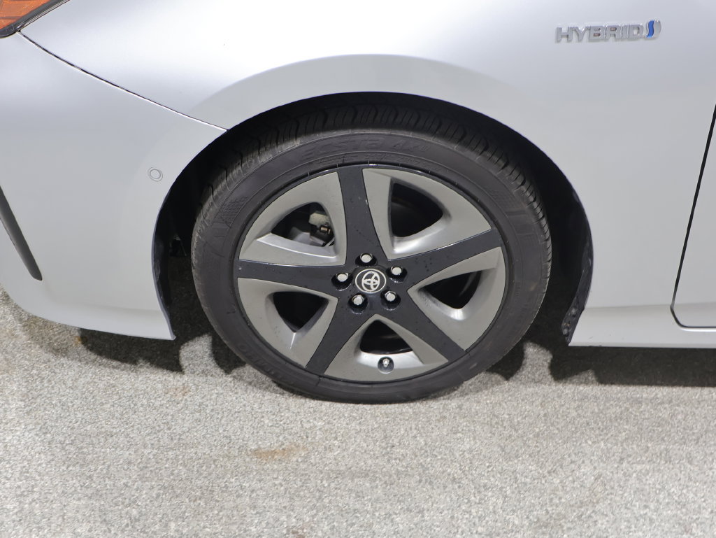 Used 2021 Toyota Prius Limited FWD image 17