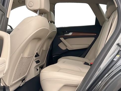 Used 2022 Audi Q5 2.0T Premium Plus w/ Premium Plus Package image 13