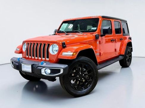 Used 2023 Jeep Wrangler Unlimited Sahara AWD/4WD image 14