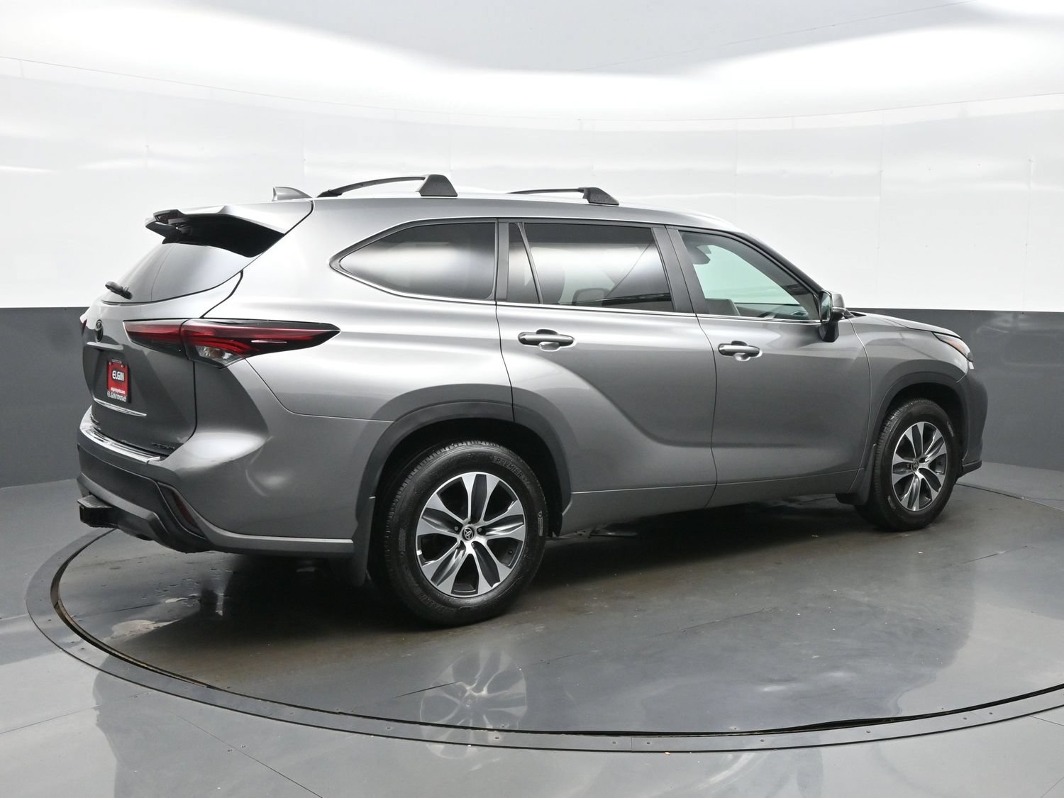 Used 2025 Toyota Highlander XLE AWD/4WD image 6