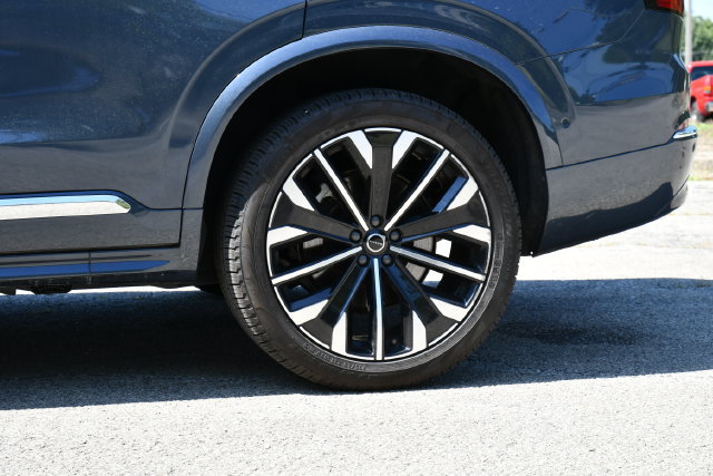 Certified 2026 Volvo XC90 B6 Plus AWD/4WD image 11