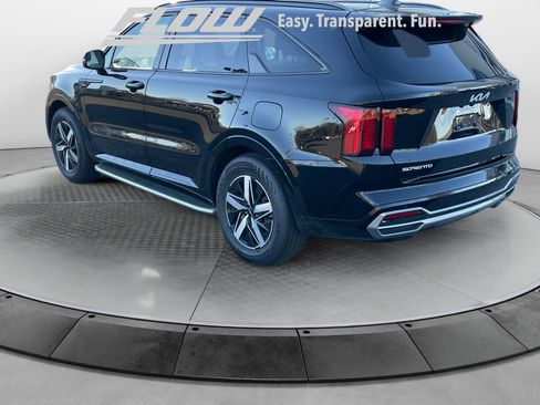 Used 2023 Kia Sorento S w/ Panoramic Sunroof Package image 6