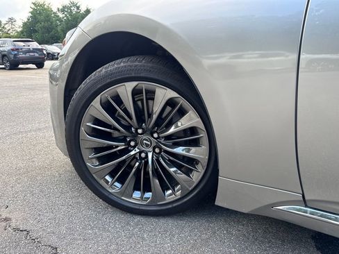 Used 2020 Lexus LS 500 w/ Interior Upgrade Package RWD image 10