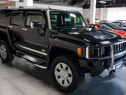 Used 2009 HUMMER H3 Alpha image 4