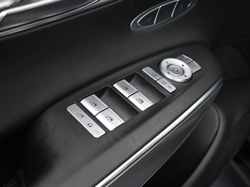 Used 2022 Genesis GV70 2.5T w/ Select Package image 26