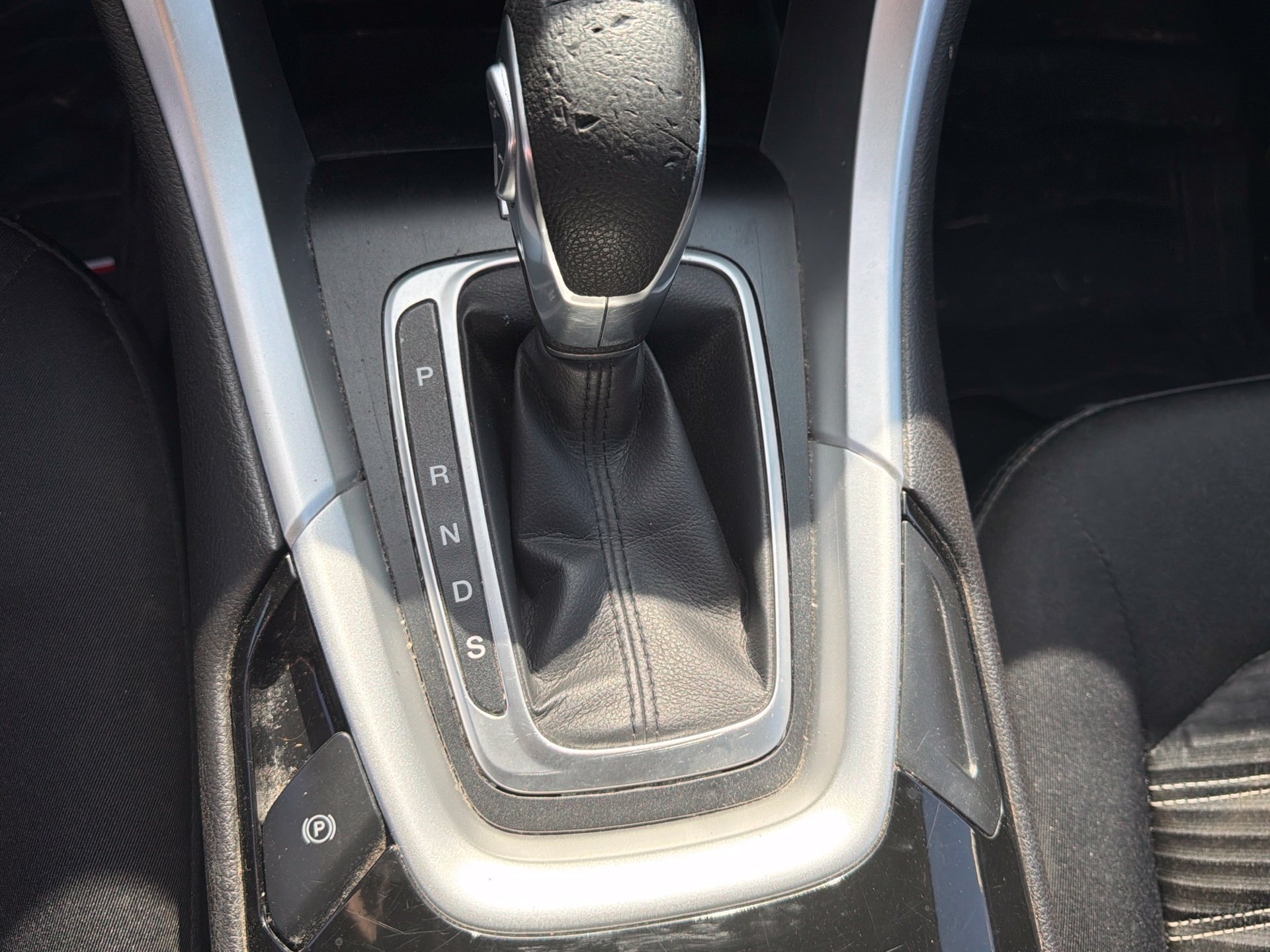 Used 2016 Ford Fusion SE FWD image 18
