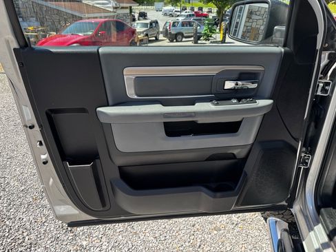 Used 2014 RAM 2500 Tradesman w/ Chrome Appearance Group image 22