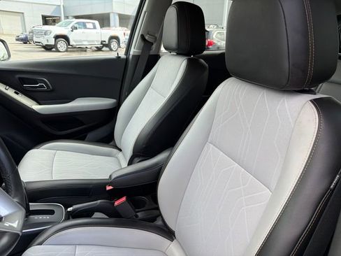 Used 2019 Chevrolet Trax LT w/ Driver Confidence Package image 19